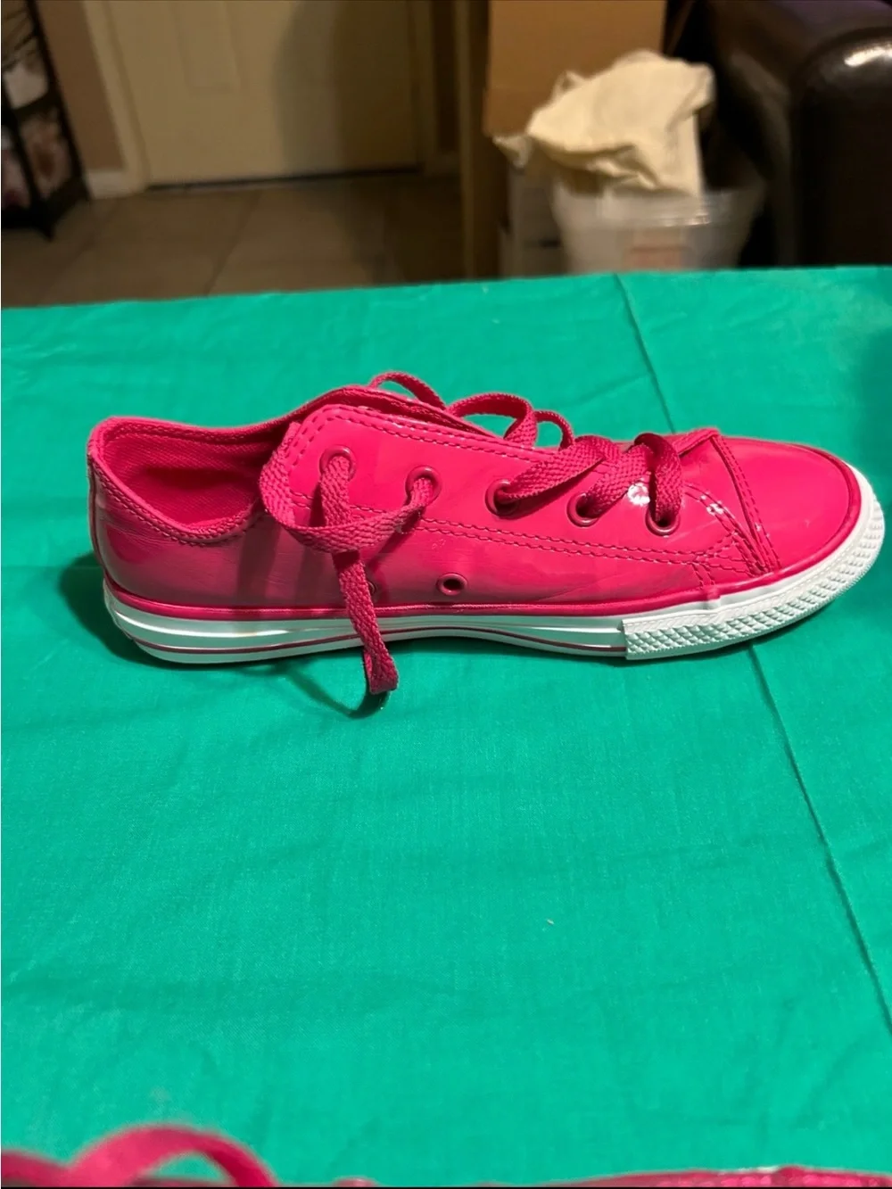 Converse vibrant pink